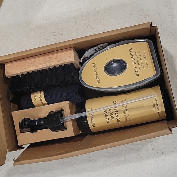 Black Ankle Rain Boots for Women With Care Kit - Picture 12 of 14